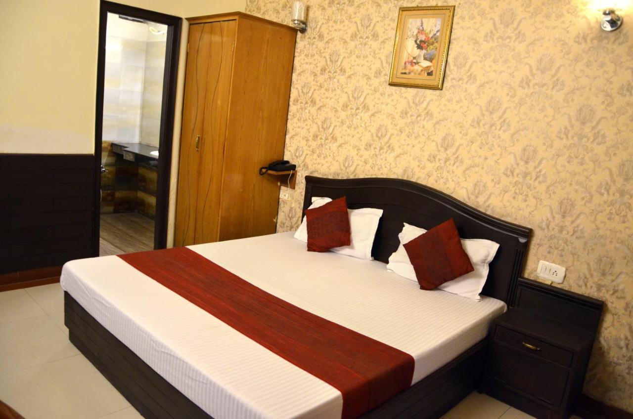 Hotel City Paradise Chandīgarh エクステリア 写真